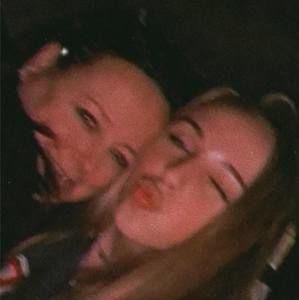 Meet your Posher, Ella